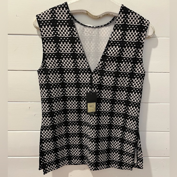 SFERA – Sleeveless Graphic Top (NEW) black & white size M - Picture 4 of 7